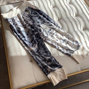 Lululemon Om Pants Size 6